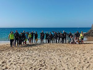 Voluntarios participan de la jornada de limpieza en las playas de Papagayo