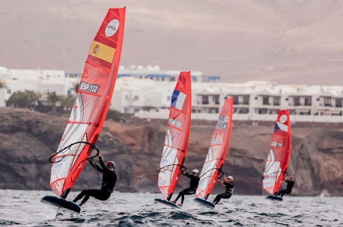 La Lanzarote International Regatta despega con un duelo titánico de los iQFoil Noticias Playa Blanca | La Lanzarote International Regatta despega con un duelo titánico de los iQFoil