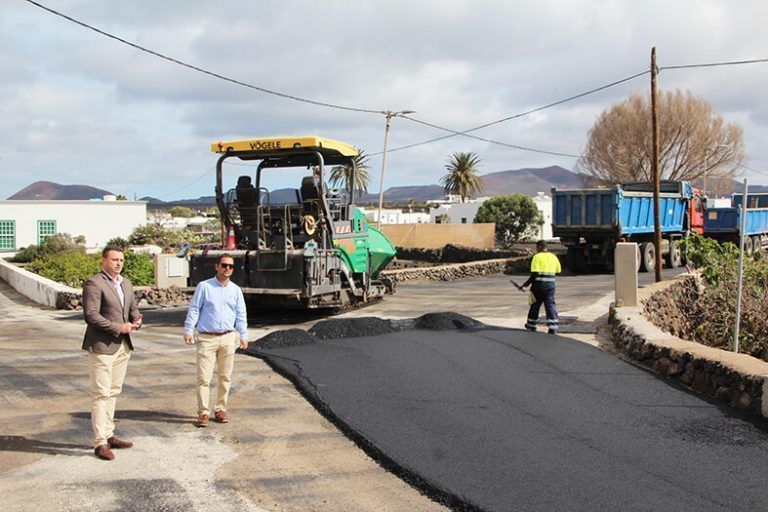 Noticias Yaiza | El Ayuntamiento ejecuta nuevos asfaltados en Yaiza