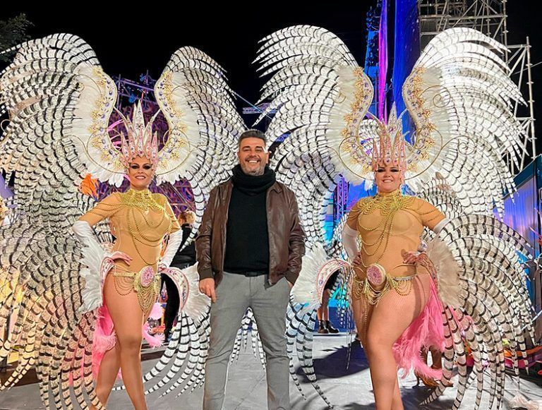 Noticias Playa Blanca | Antonio Jesús Vázquez triunfa con su diseño de vestuario en el Concurso de Comparsas del Carnaval de Las Palmas de Gran Canaria