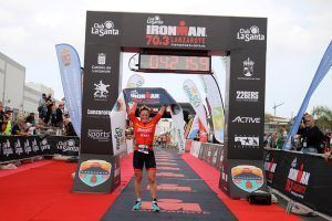Léo Bergère y Katrina Matthews se llevan el triunfo en el X Ironman 70.3 Lanzarote