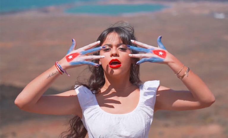 Noticias Yaiza | Verónica Lucía estrena el videoclip de ‘Luna llena’
