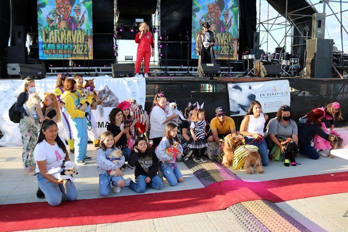 Noticias Playa Blanca | La fiesta canina de Playa Blanca sensibiliza sobre el cuidado animal