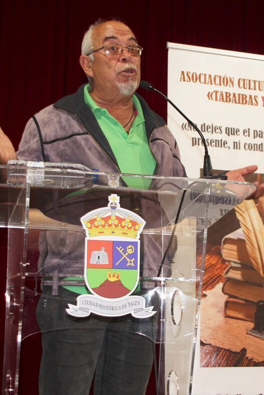 Noticias Yaiza | Emilio Fernández echa una mirada en Yaiza a su razón de escribir