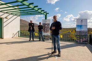 Noticias Yaiza | Bodegas El Grifo presenta su vendimia de invierno en Playa Quemada