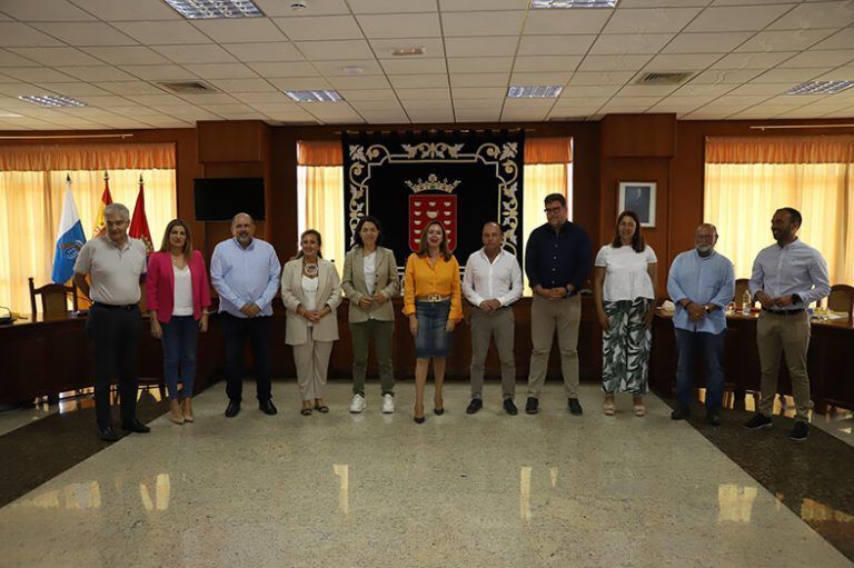 Noticias Lanzarote | Los siete ayuntamientos de la isla se adhieren a la Estrategia Canaria de Transición Igualitaria