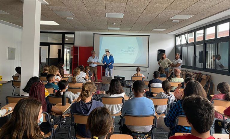 Noticias Playa Blanca | Más de 200 escolares de Yaiza participan en talleres sobre autoestima y capacidad de superación en las Jornadas de la Familia 2022