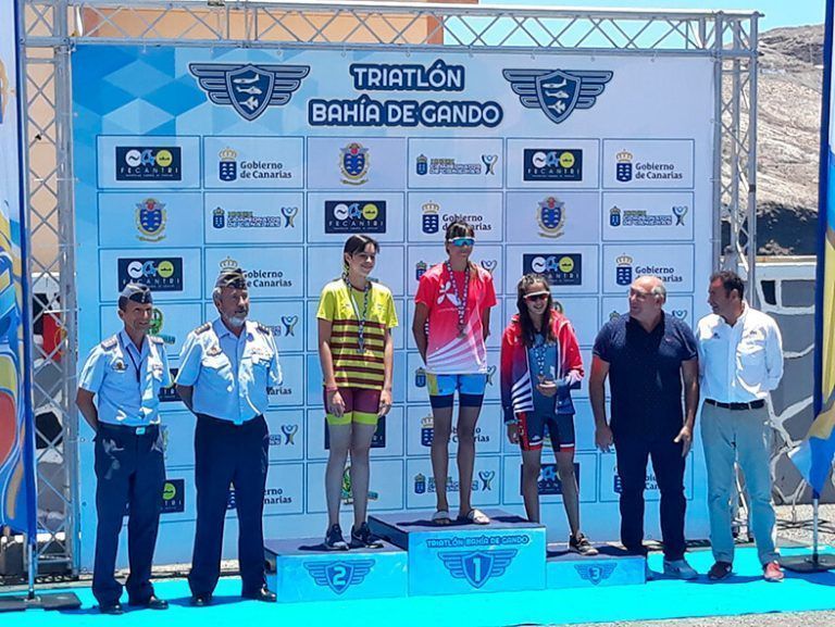 Noticias Playa Blanca | Las sureñas Carla de Marcos Castaño e Idaira Rodríguez Orts, clasificadas para el Campeonato de España de Triatlón