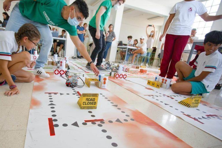 Más de 200 escolares de cinco centros educativos de la isla se dan cita en la final de ‘Ciberlandia’