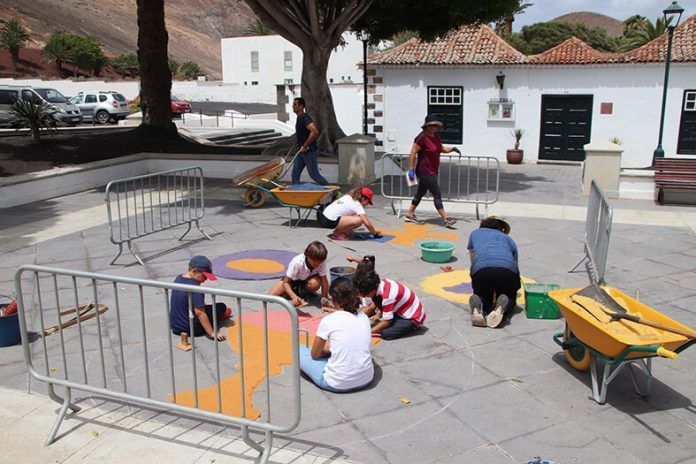 Noticias Yaiza | El arte callejero engalana el Corpus en la Plaza de Yaiza