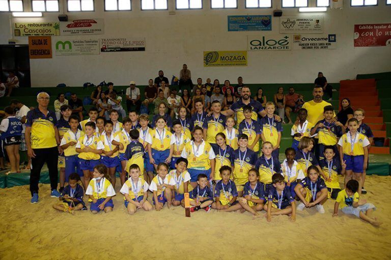 Noticias Yaiza | Los benjamines de la Escuela Municipal de Yaiza, campeones de los Juegos Insulares de Promoción Deportiva de lucha canaria