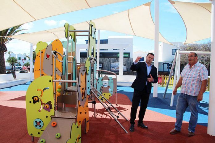Visita al parque de San Marcial marcia del Rubicón Noticias Playa Blanca | Yaiza mejora el mantenimiento, limpieza y desinfección de parques infantiles