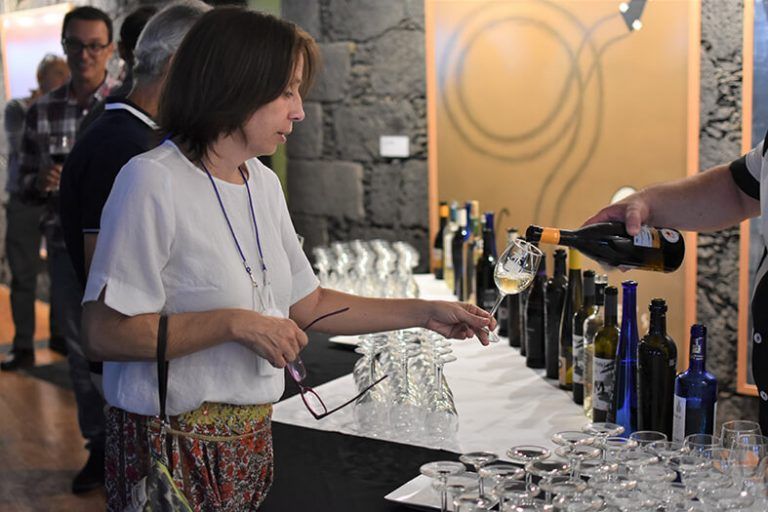 Noticias Lanzarote | Los vinos de Lanzarote de la añada 2021 son calificados como “Muy buenos”
