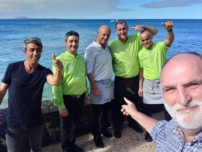 Noticias Playa Blanca | El chef José Andrés visita el Restaurante Brisa Marina en su viaje por la gastronomía canaria