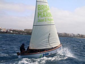Noticias Yaiza | El Tritón Clínica Veterinaria Bari se impone en una dura regata