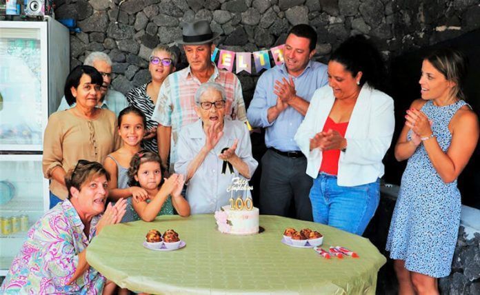 Noticias Yaiza | Dolores Fernández, abuela centenaria de La Degollada