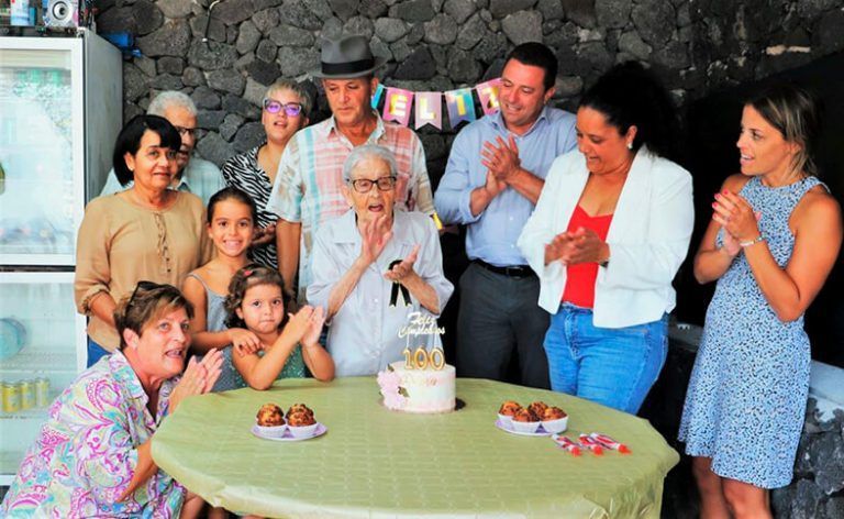 Noticias Yaiza | Dolores Fernández, abuela centenaria de La Degollada