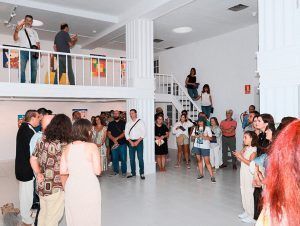 Inauguración de la muestra 'Jugando entre líneas' de Tayó