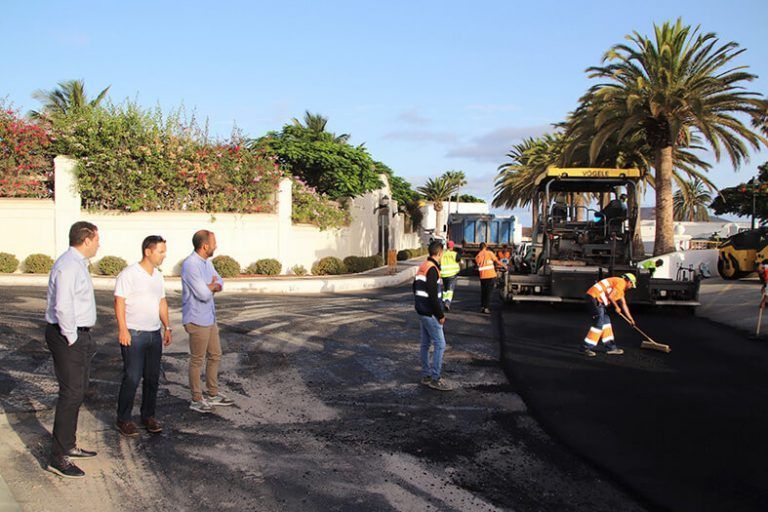 Noticias Yaiza | El Ayuntamiento ultima el asfaltado en la zona de El Rincón de Yaiza