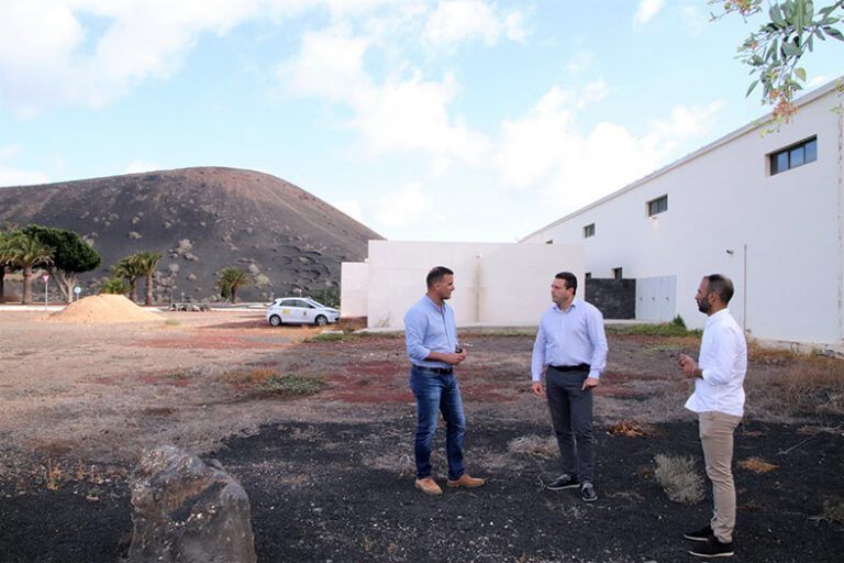Noticias Yaiza | Yaiza saca a concurso público el club social de Uga y sus cachas de bola canaria por 850.000 euros