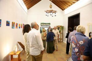 ‘Lámparas y muebles’ de Pancho Ortiz