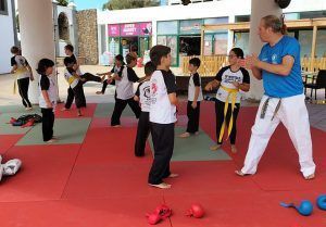 Noticias Yaiza | La Escuela Kenpo Karate Lanzarote inicia el curso con un Seminario de Combate Deportivo