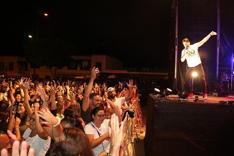 Noticias Lanzarote | Playa Blanca hace suya la banda sonora de Andy y Lucas