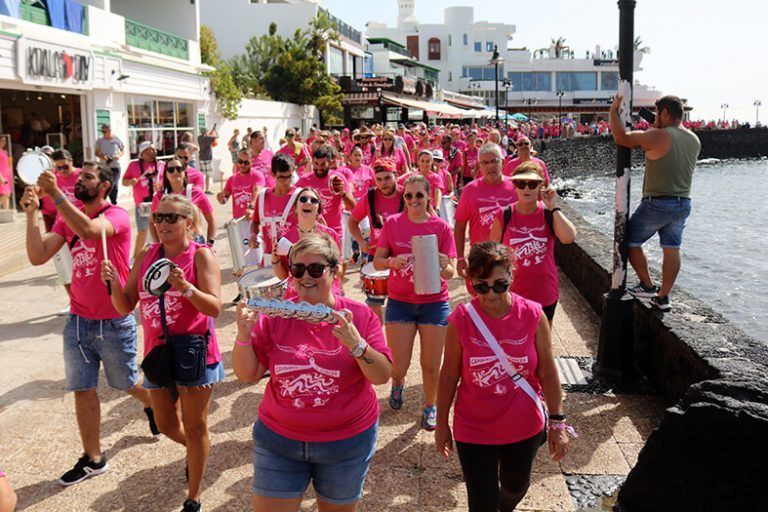 Noticias Playa Blanca | La marea rosa cubre Playa Blanca para ayudar a ganar la batalla de la vida