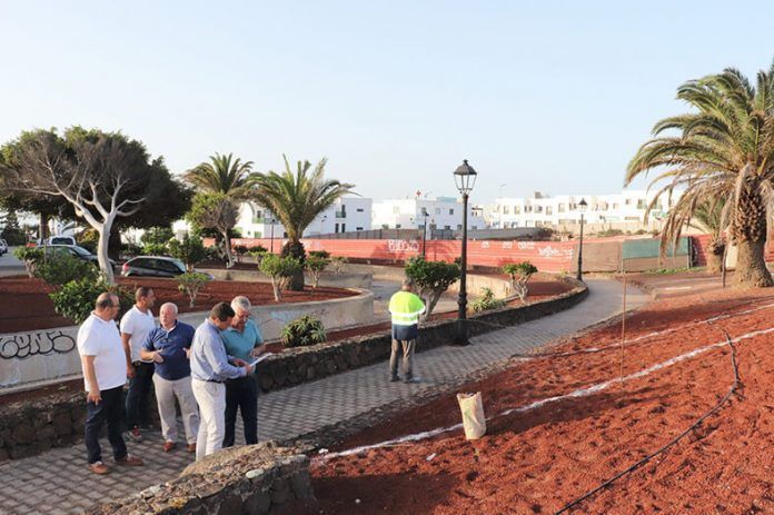 Noticias Playa Blanca | Yaiza ejecuta nuevas obras de accesibilidad en zona residencial de Playa Blanca