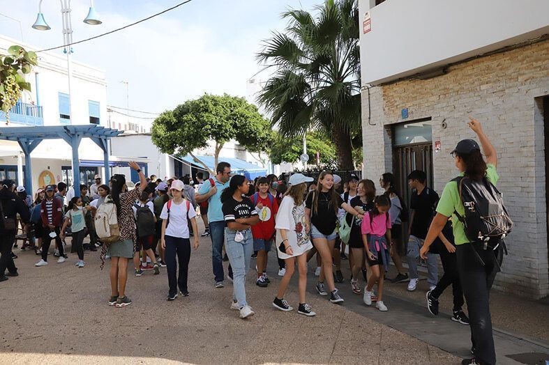 Noticias Yaiza | Alumnado del CEO Playa Blanca disfrutó este martes de un sendero educativo por el litoral de Arrecife