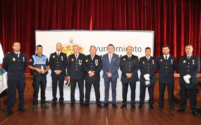 Noticias Yaiza | Yaiza celebra el día de su Policía Local distinguiendo a agentes en servicio activo y jubilados