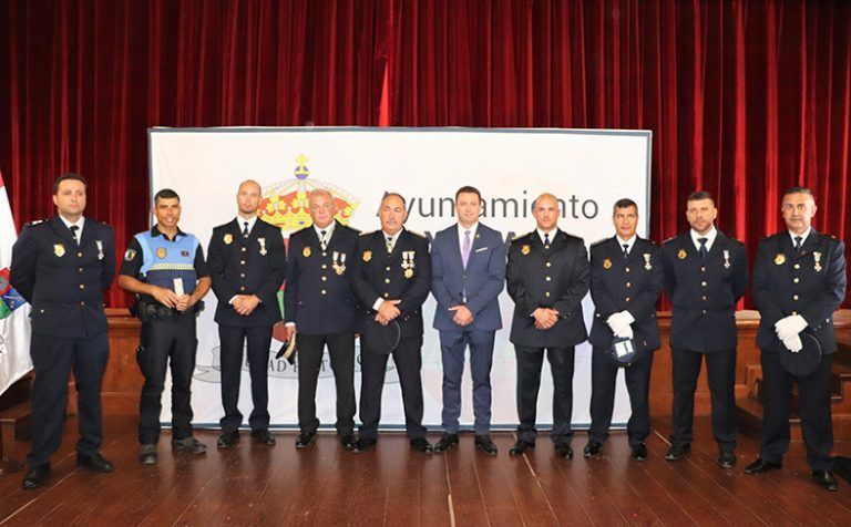 Noticias Yaiza | Yaiza celebra el día de su Policía Local distinguiendo a agentes en servicio activo y jubilados