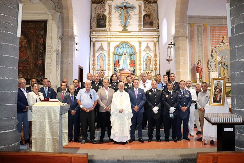 Yaiza celebra el día de su Policía Local distinguiendo a agentes en servicio activo y jubilados