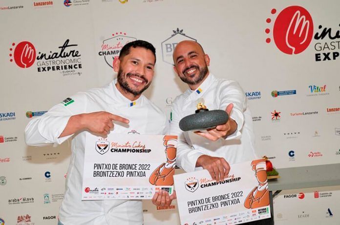 Noticias Lanzarote | Yeray Gil y Mario Leguizamo, Pintxo de bronce en la IX edición del Miniature Pintxos Congress con “Jameo Volcánico”