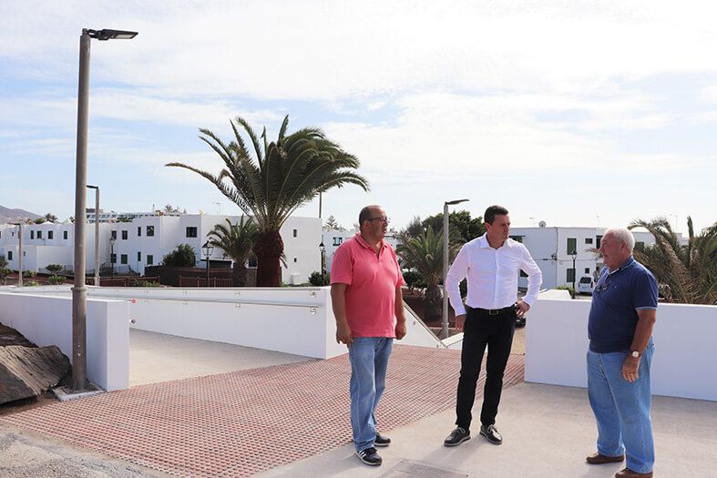 Playa Blanca estrena nuevas obras de accesibilidad