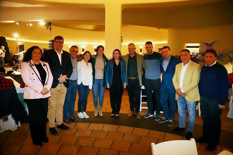 Más de 500 mayores disfrutan de la merienda celebrada para los participantes del XXI Torneo de Bola ‘Abuelos Conejeros’