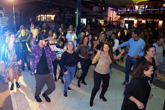 Concierto-Tributo Elvis Crespo Noticias Yaiza | Yaiza despide el año con buena onda y mucho merengue en Puerto Calero