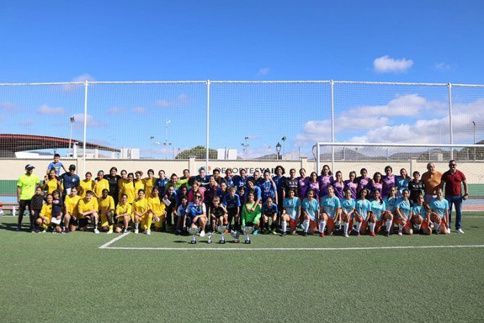 Noticias Yaiza | Deportividad y solidaridad triunfan en el triangular de fútbol femenino de Yaiza