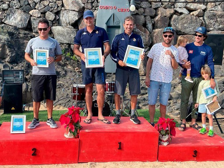 Noticias Yaiza | Jorge Pérez y Airam Rodríguez se llevan el Trofeo Código Cero de Snipe