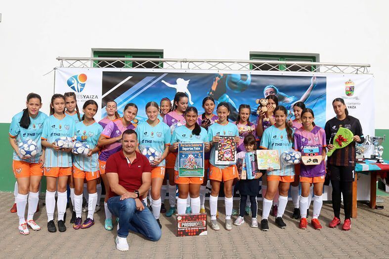 Deportividad y solidaridad triunfan en el triangular de fútbol femenino de Yaiza