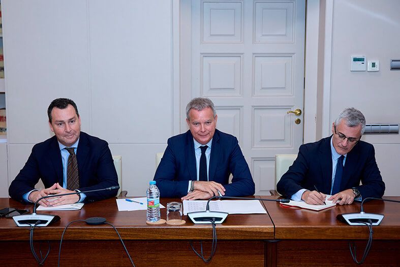 Noticias Lanzarote | Canarias y el Estado implantarán la Obligación de Servicio Público en una de las rutas aéreas con la Península