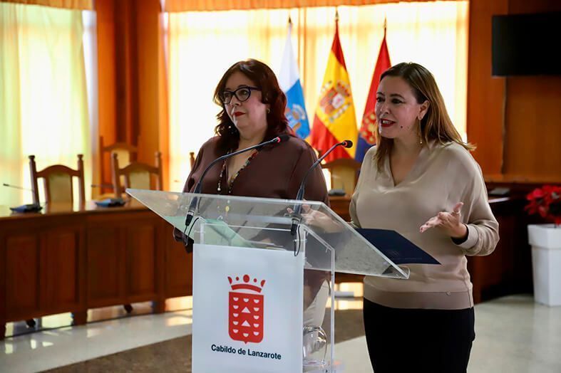 Noticias Lanzarote | María Dolores Corujo y Manuela Armas anuncian nuevas infraestructuras educativas, culturales y deportivas para Lanzarote