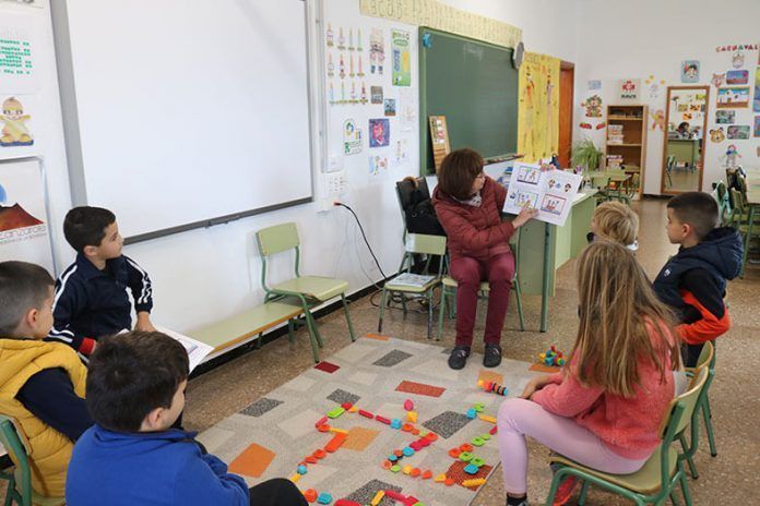 El Cabildo publica un libro de cuentos escritos e ilustrados por escolares de las 14 escuelas unitarias de la isla