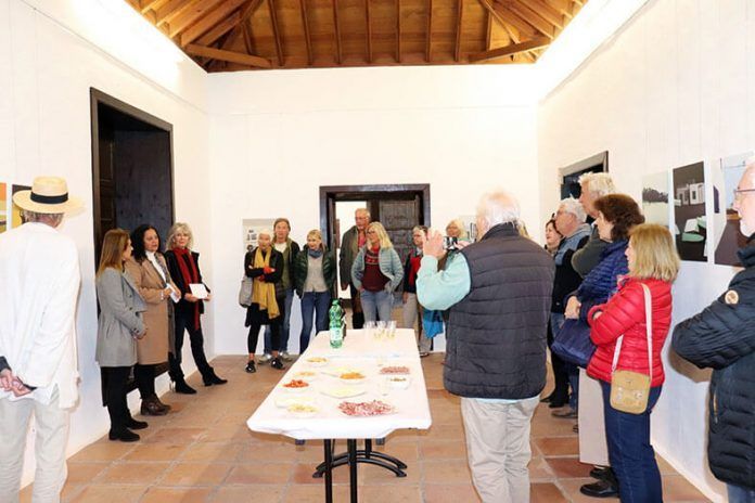Noticias Yaiza | Kathrin Baenziger muestra en Yaiza otra forma de ver los colores de Lanzarote