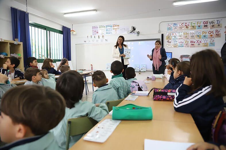 El Cabildo publica un libro de cuentos escritos e ilustrados por escolares de las 14 escuelas unitarias de la isla