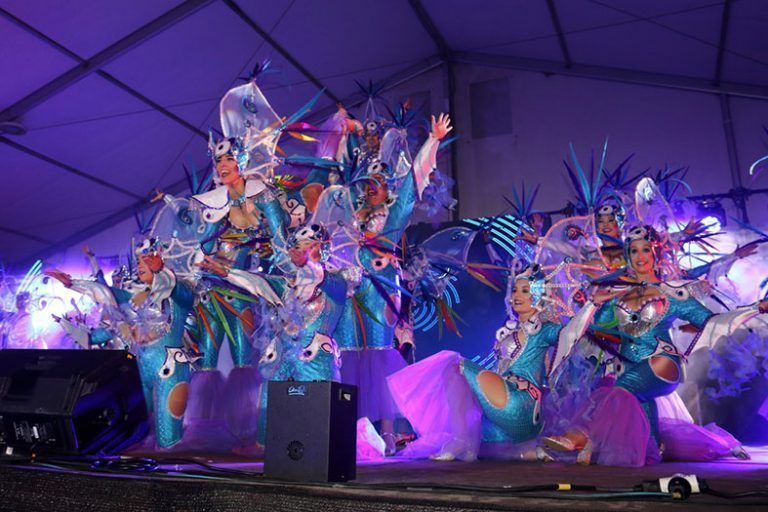 Los Timanfeiros deslumbran en Uga con ‘Tangaloa’, su nueva fantasía carnavalera