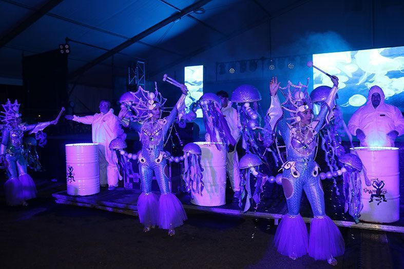 Noticias Yaiza | Los Timanfeiros deslumbran en Uga con ‘Tangaloa’, su nueva fantasía carnavalera