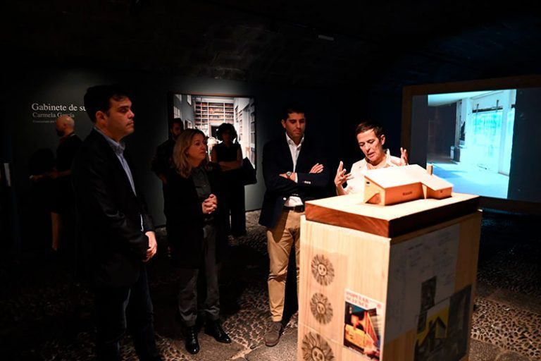 Noticias Lanzarote | Carmela García reinventa el presente a través de los sueños de las mujeres creadoras ignoradas por la historia