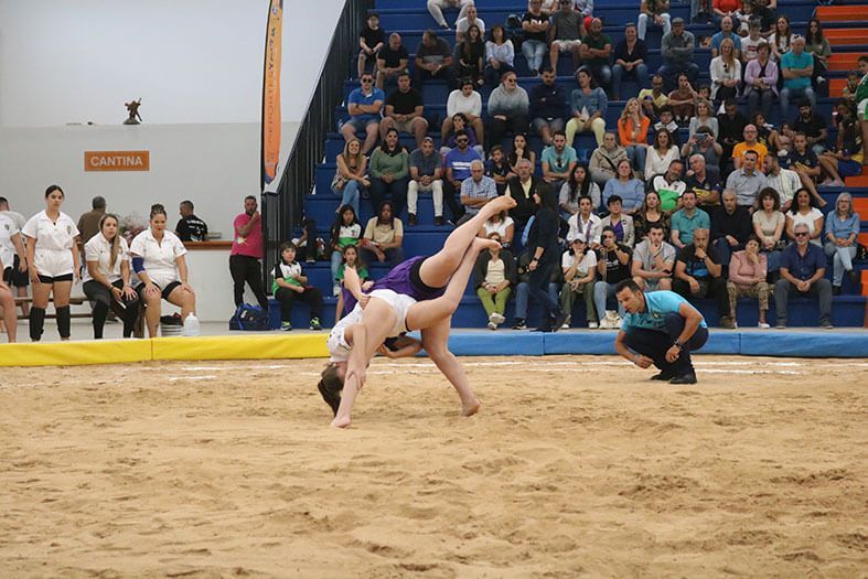 Noticias Yaiza | Uga aplaude la luchada conmemorativa del Día Internacional de la Mujer