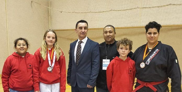 Noticias Playa Blanca | Cuatro jóvenes de la Escuela de Kenpo Karate de Playa Blanca se suben al podio en la Copa de España de Semikenpo